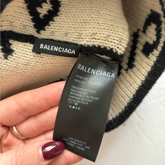 Balenciaga beanie - Picture 3 of 4